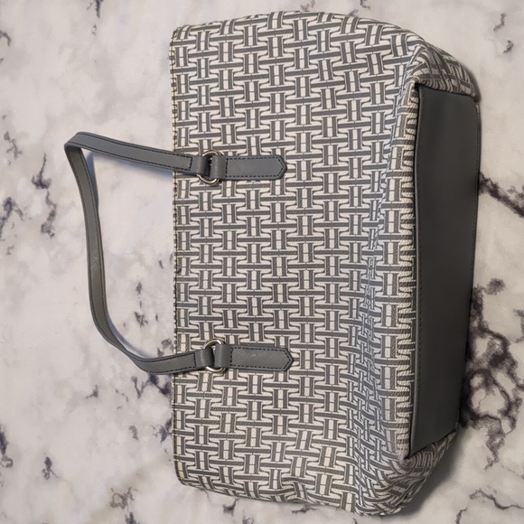 Tommy Hilfiger White and Gray shoulder bag - Picture 7 of 8